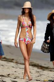 Sexy Celeb Kendall Jenner In Bikini 07