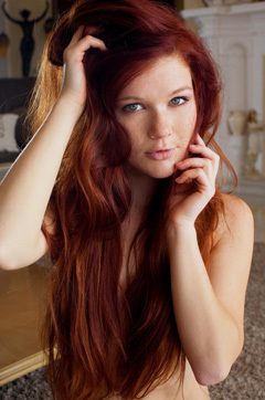 Tempting Redhead Beauty Mia Sollis
