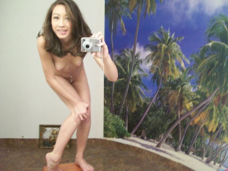 Petite Asian Amateur 08