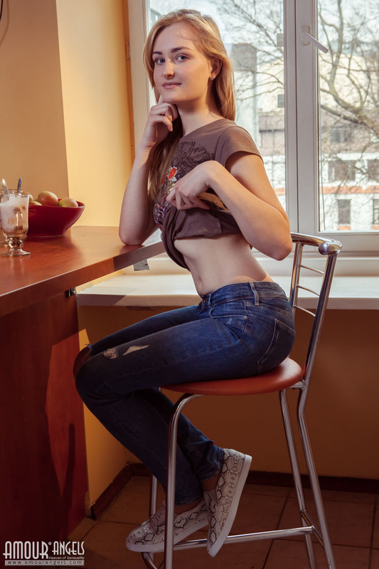 Sweet nude cutie 03