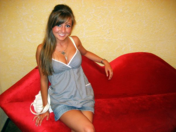 Naughty Amateur Babes 04