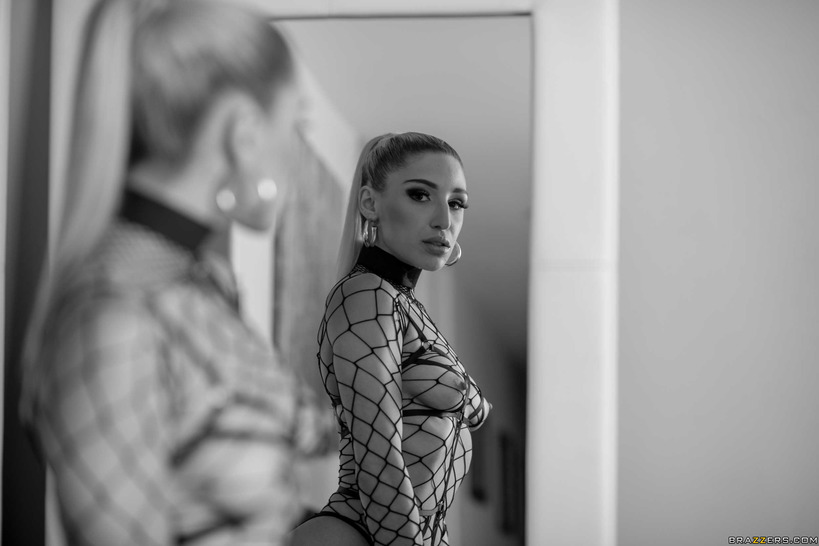Abella Danger In Fishnet 00