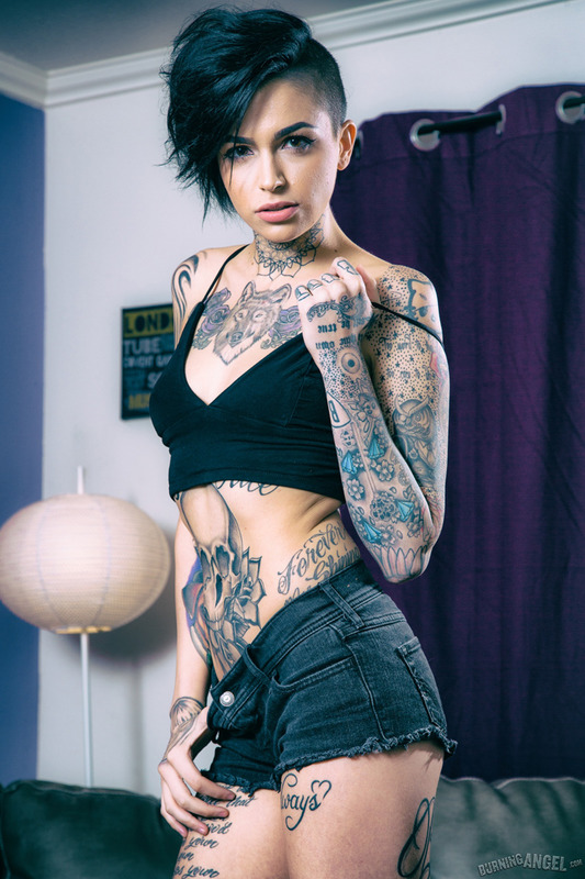 Leigh Raven Tattooed Hottie 04