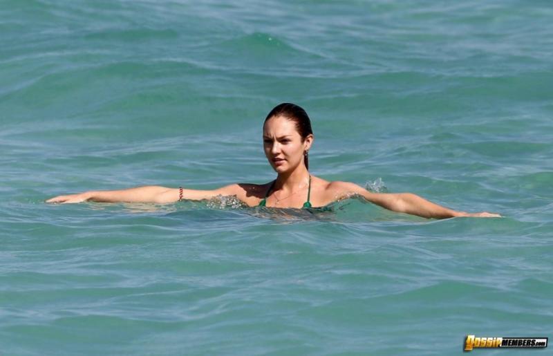 Sexy Candice Swanepoel In Green Bikini 15