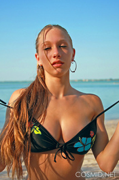 Victoria Nelson In Bikini 11