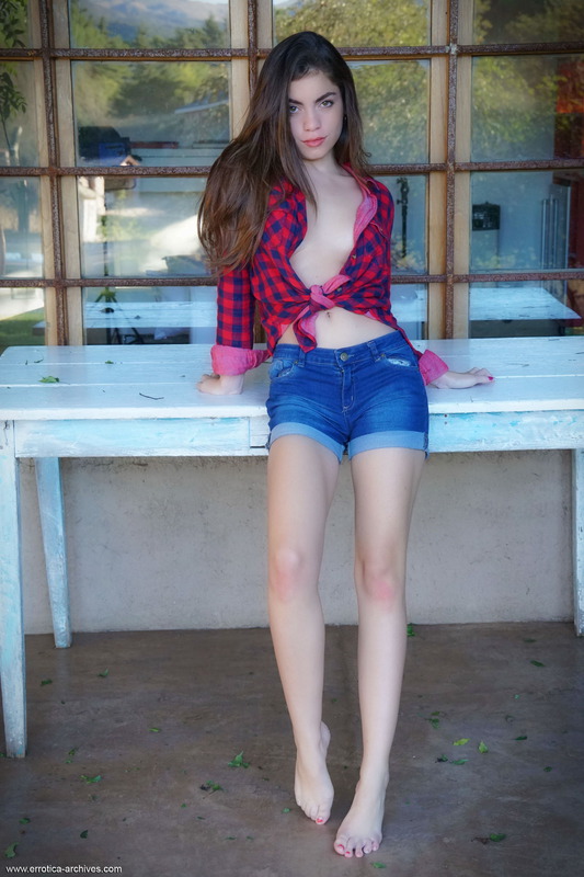 Leonella 00