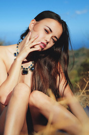 Naked And Beauty Petite Babe Li Moon 10
