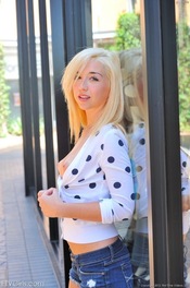 Young Girl Jayde Nude In Public 08