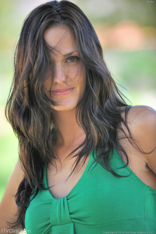 Green Girl Fun 00