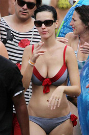 Kelly Brook And Katy Perry 09