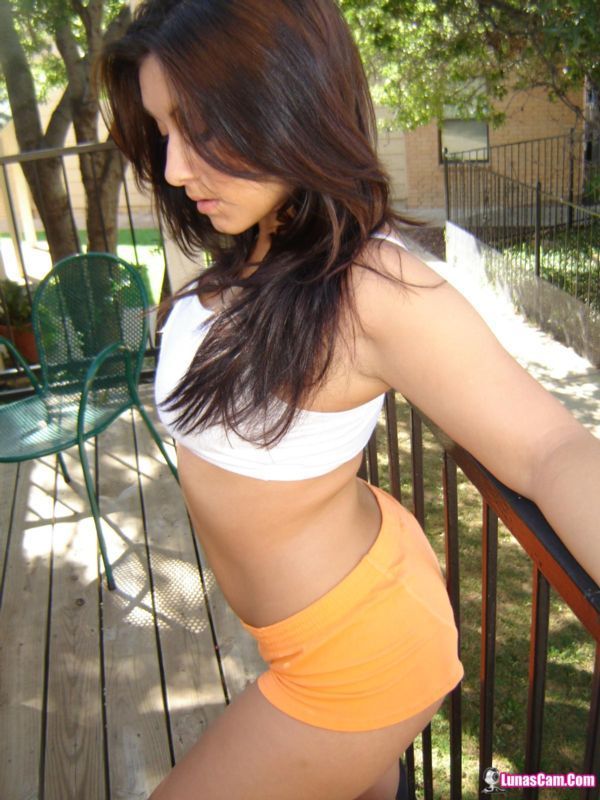 Luna - Orange Short 02