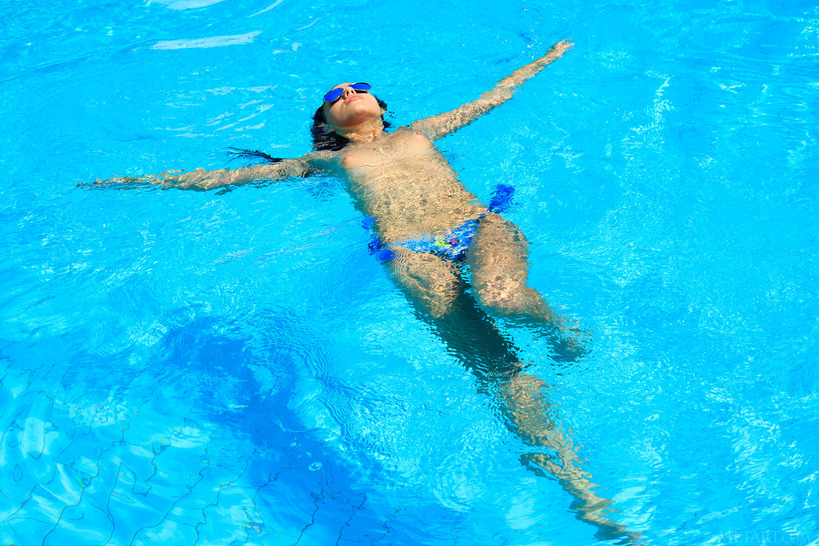 Amazing Latina Teen Venice Lei Enjoys The Sunshine 02