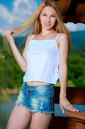 Stunning Kendell is having a relaxing day 01