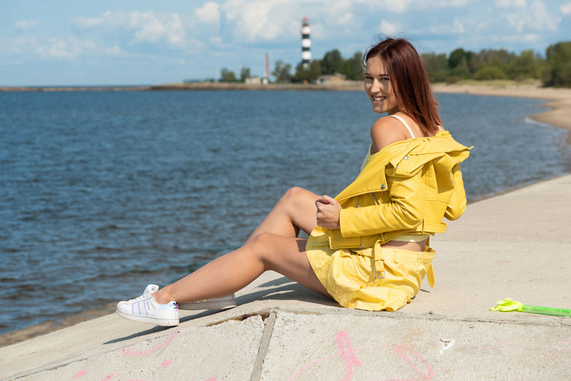 Sunny Yellow 01