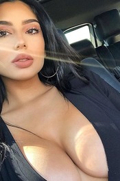 Big Boobed Babe Mia Francis  08