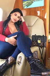 Big Boobed Babe Mia Francis  09