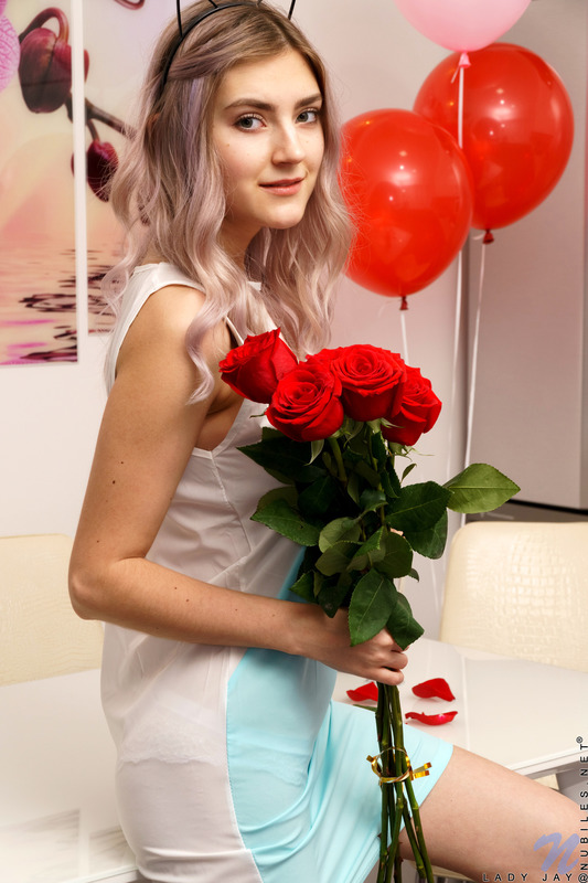 A Valentines Surprise 02