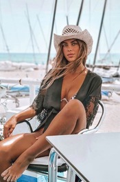 Claudia Itxaso 16
