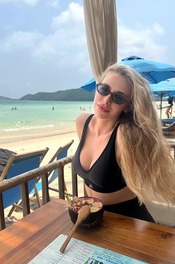 Veronika Gorska 15