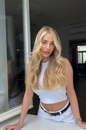 Veronika Gorska 24