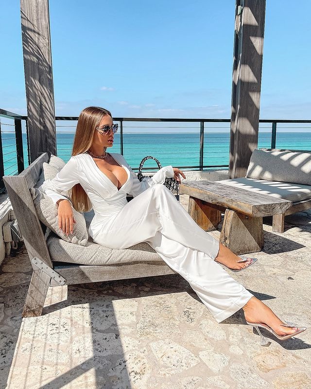 Dasha Mart 01