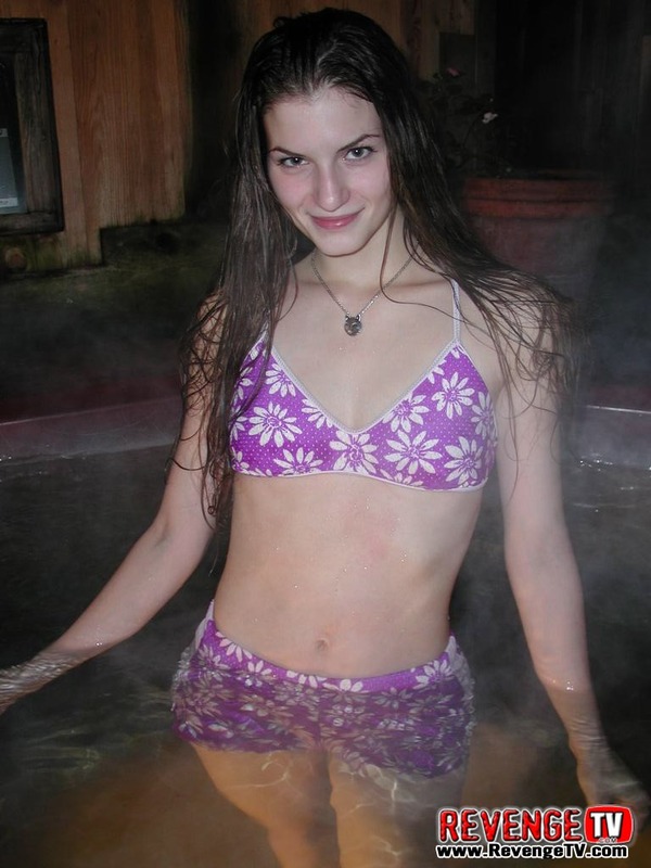 Wet Amateur Brunette 00