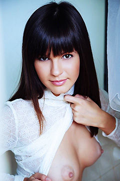 Beauty Girl Zelda Posing For You