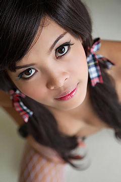 Beautiful Thai Schoolgirl Beauty Ant Strips