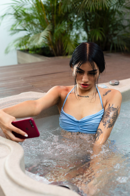 Jacuzzi Lover | Sofia | Watch4Beauty 01