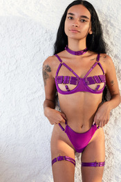 Erotic In Purple / Dulce / Watch 4 Beauty 00